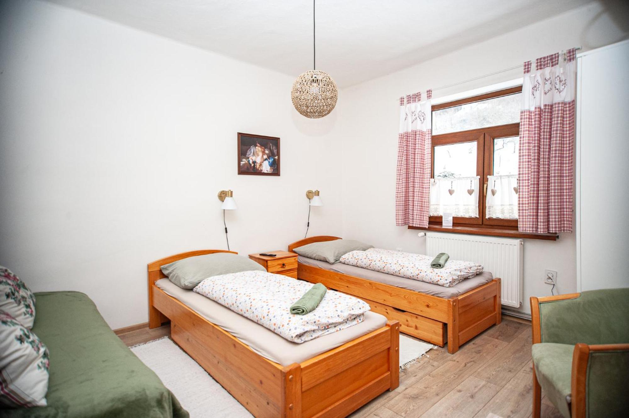 Hostinec Pod Ubocou Valaská Buitenkant foto
